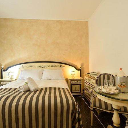 Hotel Morchio Mhotelsgroup Diano Marina Kültér fotó