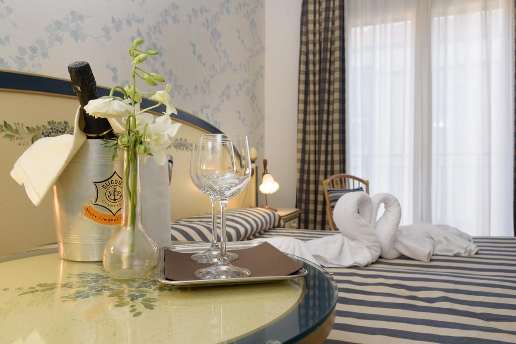Hotel Morchio Mhotelsgroup Diano Marina Kültér fotó
